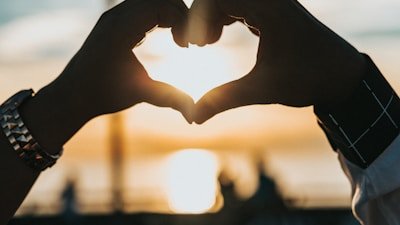 爆料网91在线：网红情侣分手撕逼全记录，男方出轨证据曝光